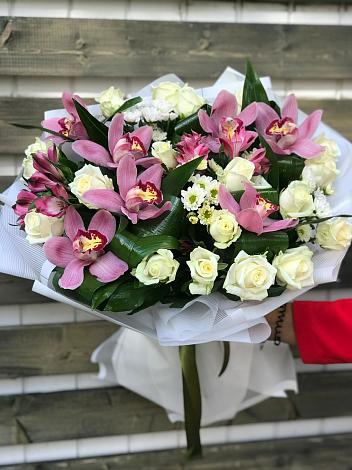 Букет цветов из: Розы и Хризантемы в город Кимры