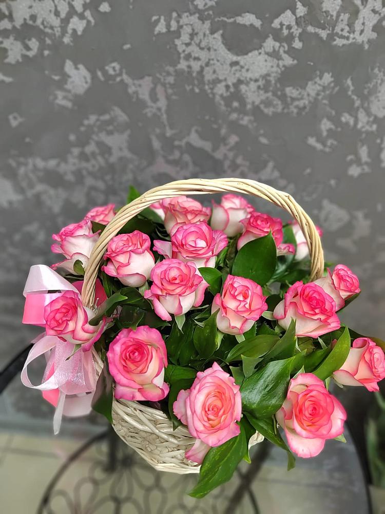 Цветочная композиция из Розы в корзине в город Кимры