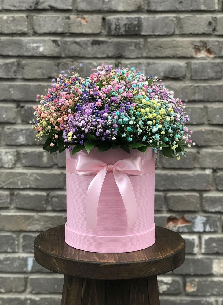Цветочная композиция из Гипсофила и Розы в шляпной коробке в город Кимры