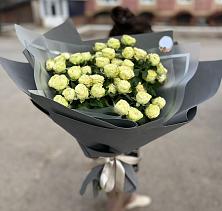 Букет Белые кустовые розы Солинеро в город Кимры