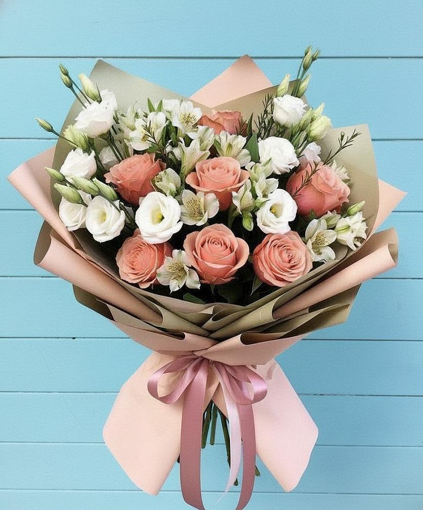 Букет цветов из: Розы, Альстромерии и Лизиантусы в город Кимры