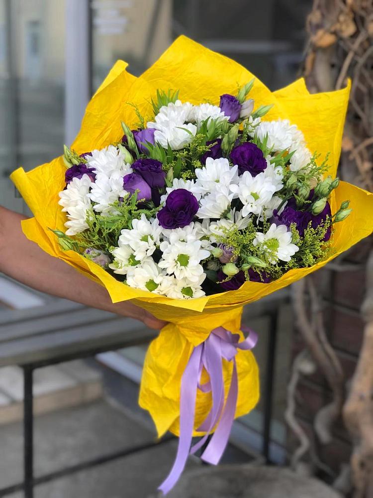 Букет цветов из: Ирисы, Хризантемы и Ромашки в город Кимры