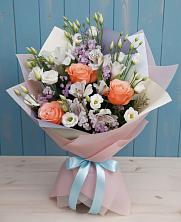 Букет цветов из:  Лизиантусы, Розы, Альстромерии и Гипсофила в город Кимры