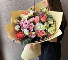 Букет цветов из:  Розы, Лизиантусы и Гвоздики #REPLACE_PRED# город Кимры