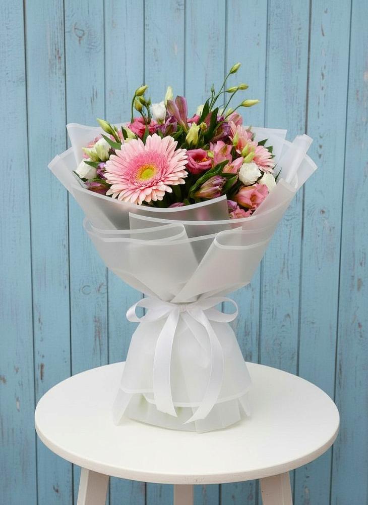 Букет цветов из: Герберы, Альстромерии и Лизиантусы в город Кимры