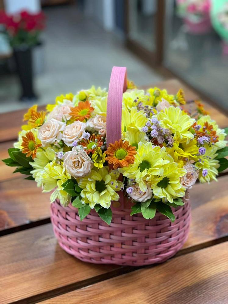 Цветочная композиция из Хризантемы и Розы в корзине в город Кимры