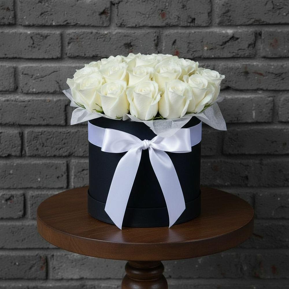 Цветочная композиция из Розы в шляпной коробке в город Кимры